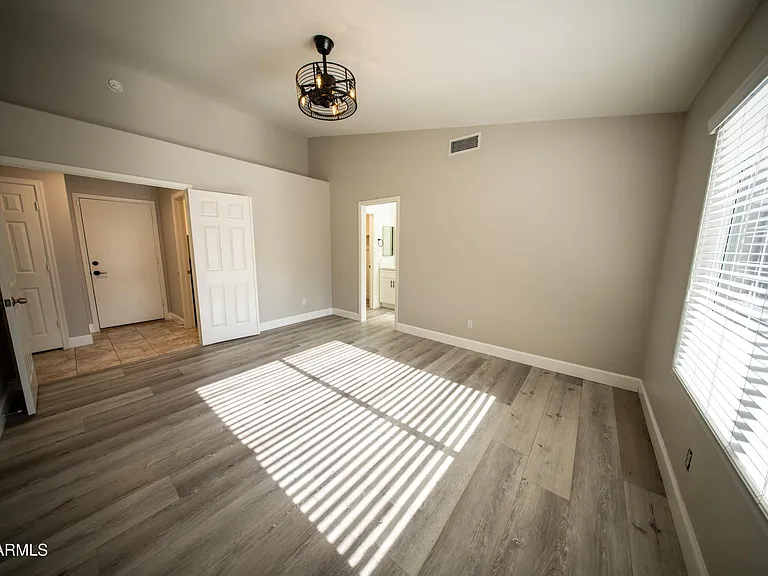 1118 S Surfside Dr — Photo 19