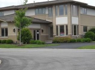 20336 Fallingwater Cir, Frankfort, IL 60423