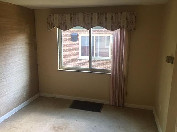 5th image of 6084 Yosemite Dr