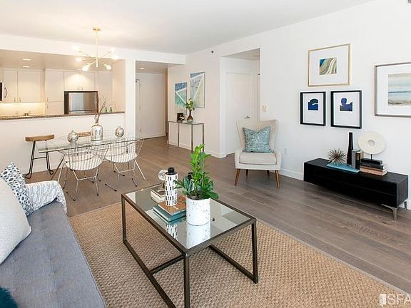 3rd image of 260 King St Unit 407