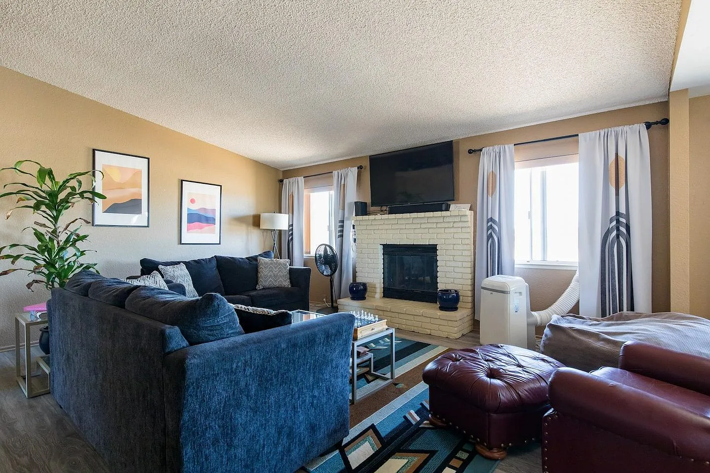 3 bed, 1483 sqft, $2,350 — Photo 4