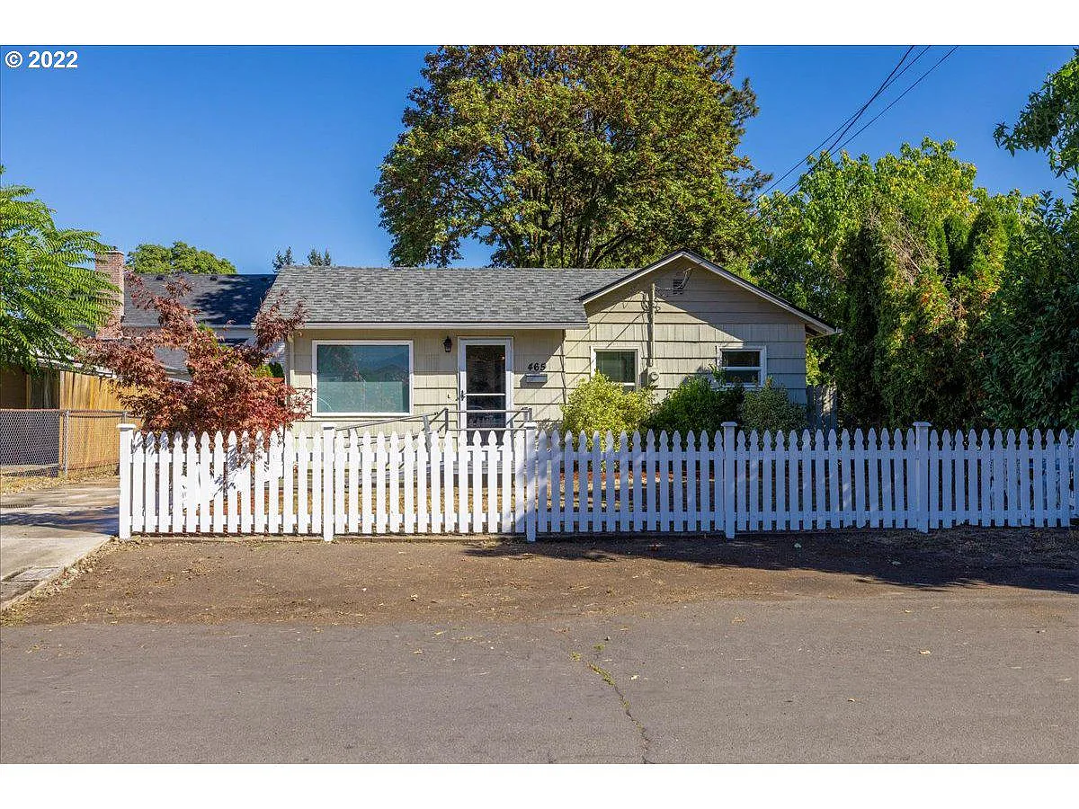 465 Beatrice Ave photo 1