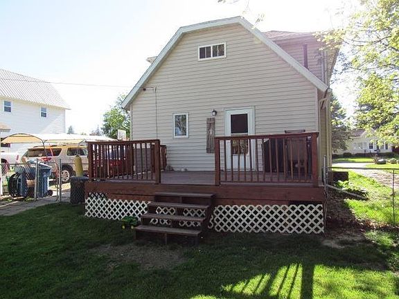 2nd image of 418 N Cedar St