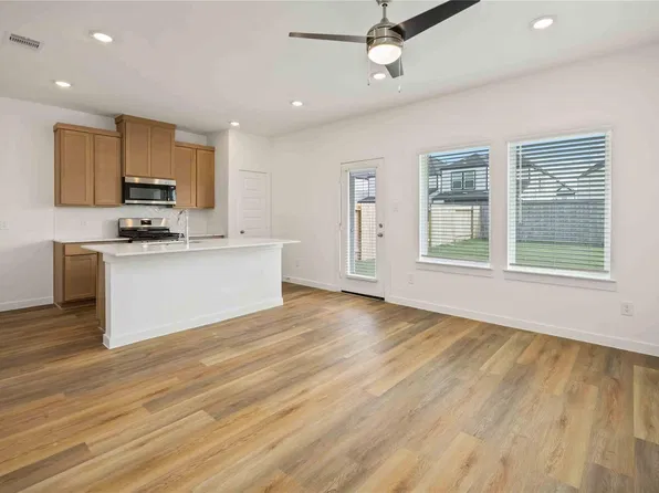 2626 McHenry Landing Ln, Houston, TX 77051
