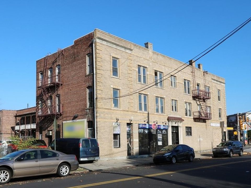 1st image of 100 Bloomfield Ave Unit 4