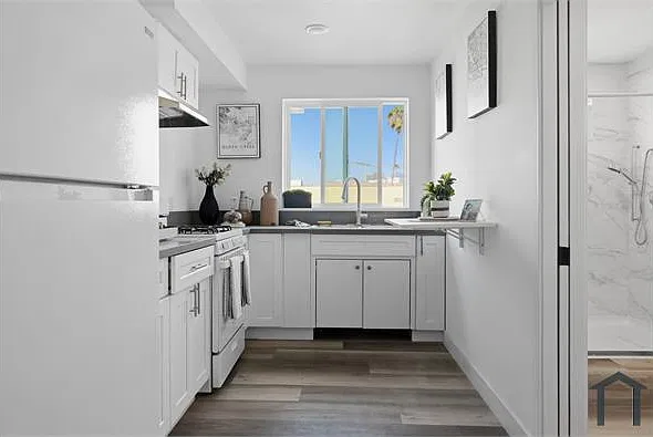 Studio, $1,995 — Photo 4
