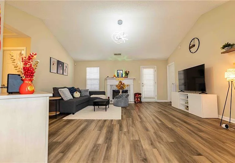 199 Amelia Creek Way — Photo 4