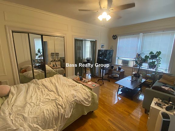 4th image of 5114 S Blackstone Ave #C13