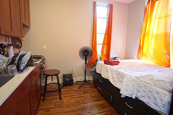 Rented by Lofts and Flats LLC | media 24