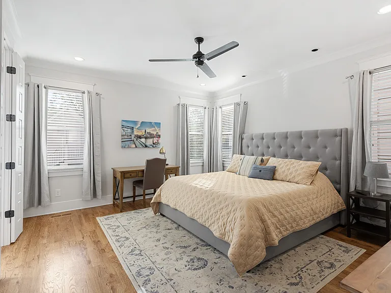 843 Clayton Ave — Photo 17