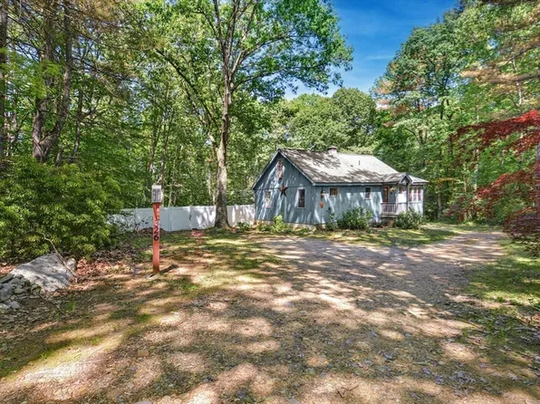 326 River St, Leicester, MA 01524