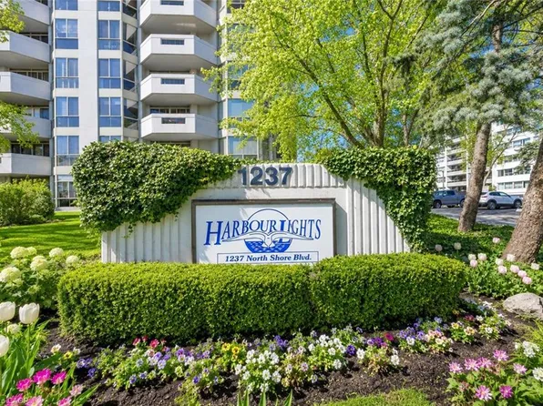 1237 N Shore Blvd E #301, Burlington, ON L7S 2H8