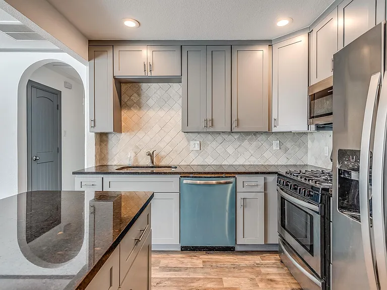3118 Carlson Dr — Photo 8