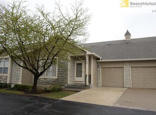 15756 S Sunset Dr UNIT 700, Olathe, KS 66062