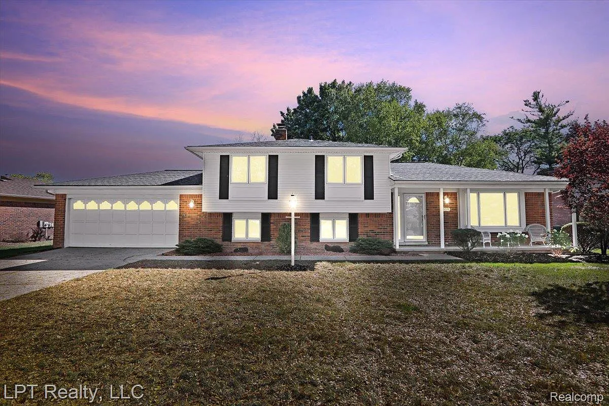 6378 Emerald Lake Dr photo 1