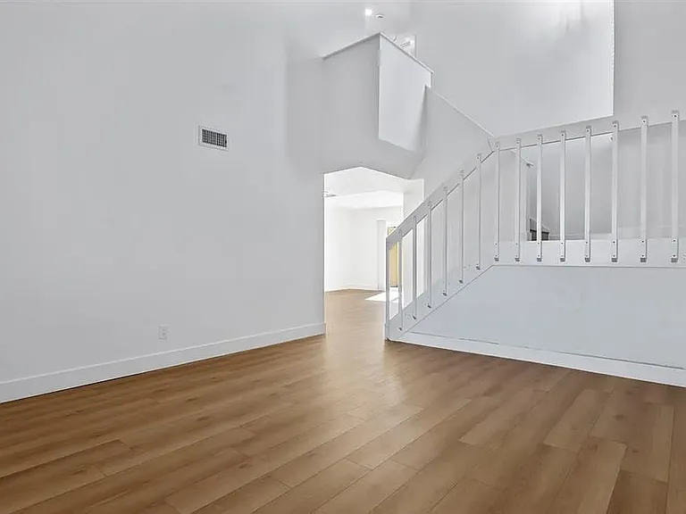 1013 Country Club Blvd — Photo 6