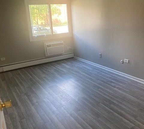4th image of 810 E Shady Way APT 210
