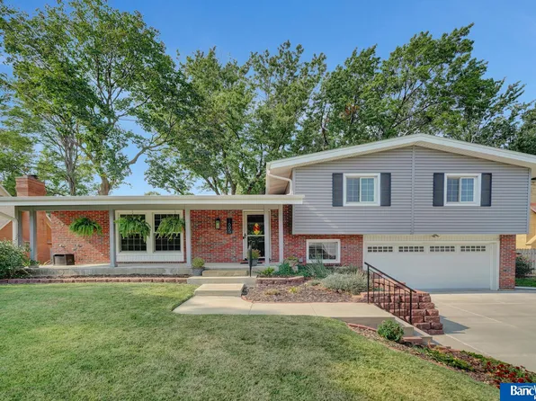 1605 S 77th St, Lincoln, NE 68506