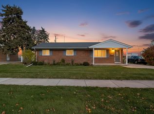 241 Nichols Dr, Saline, MI 48176