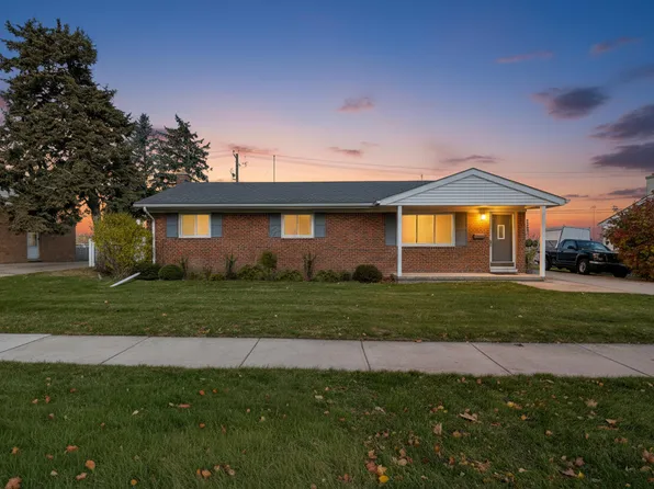 241 Nichols Dr, Saline, MI 48176