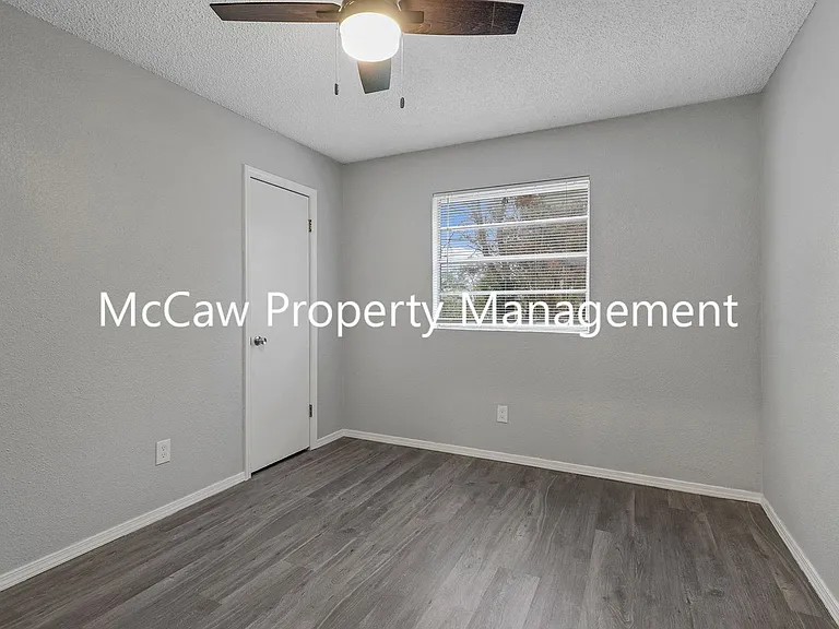 7012 Candlewick Ct — Photo 12