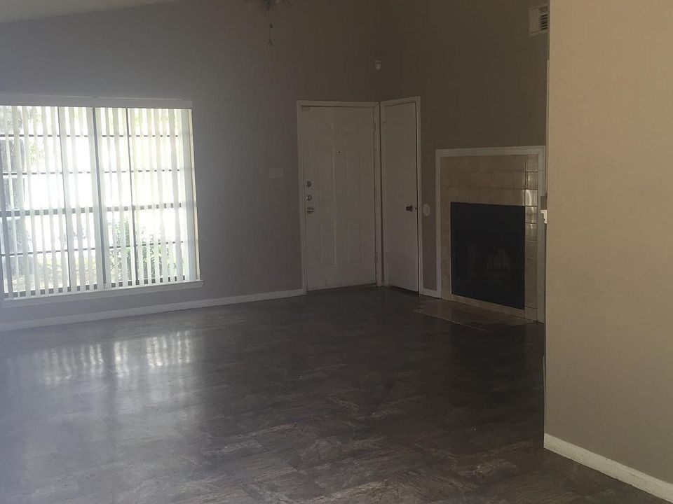 1st image of 1906 Dickens Dr