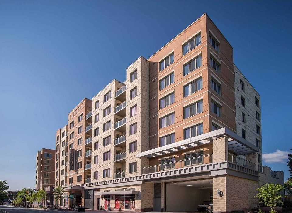 1st image of 301 W Broad St