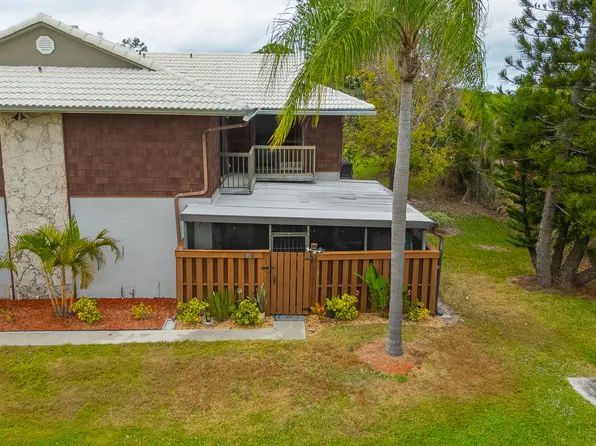 3204 SE Guenevere Lane, Port St Lucie, FL 34952