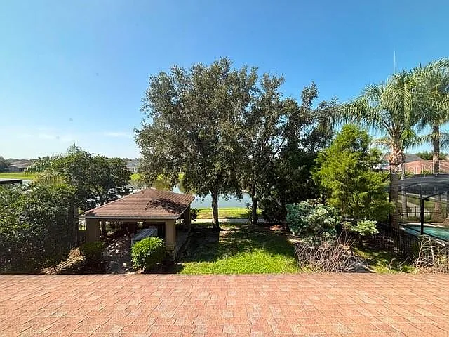 11844 Chateaubriand Ave — Photo 42