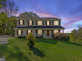 10142 Ada Rd, Marshall, VA 20115