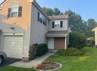 44 King Dr, Streamwood, IL 60107