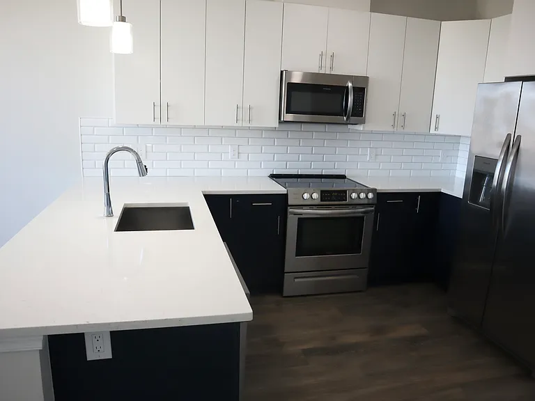 Clark street apartments — Photo 24