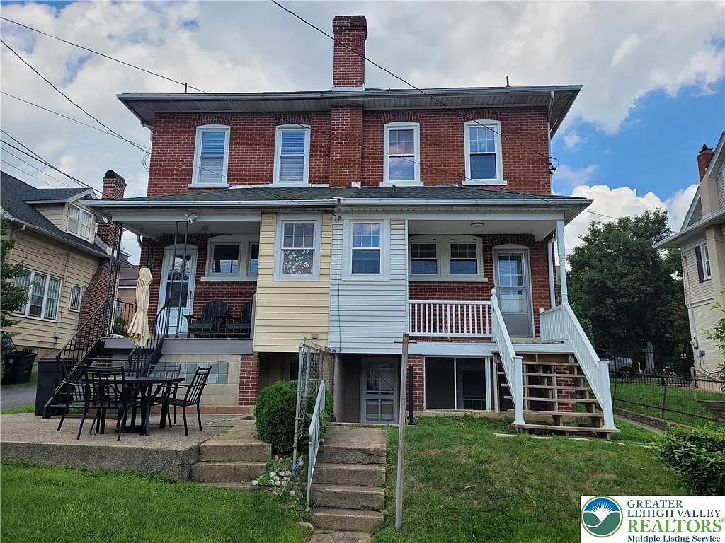 3 bed, 2136 sqft, $2,350 — Photo 4