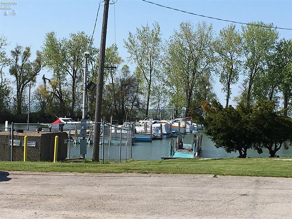 1st image of 503 N Miley Dr