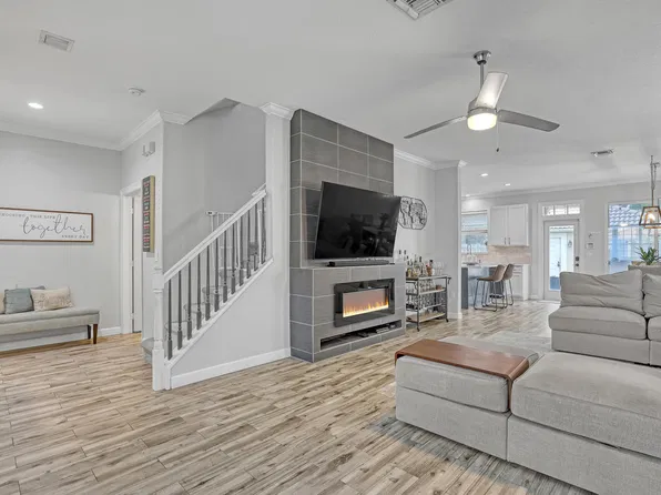 8066 Murano Circle, Palm Beach Gardens, FL 33418