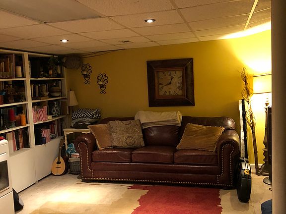 3rd image of 3340 Peachtree Pl