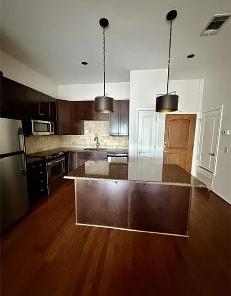 330 Austin Ave #208 — Photo 16