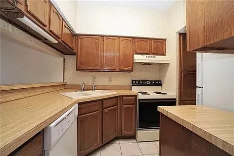 3101 Townbluff Dr #512 — Photo 4
