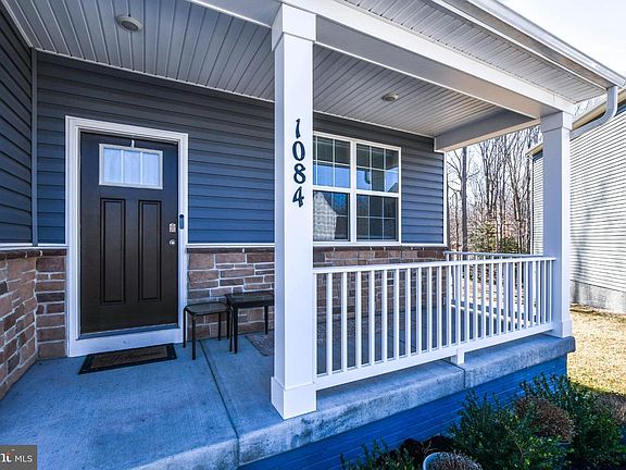 2nd image of 1084 Merry Elm Ln