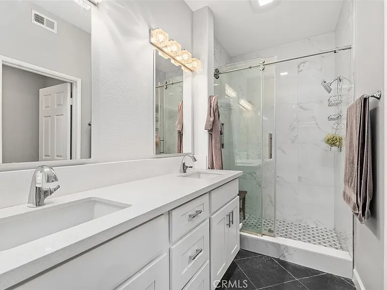 98 Shorebreaker Dr — Photo 9