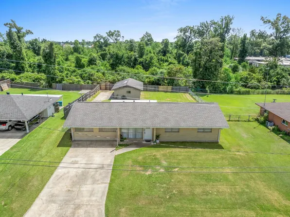 202 Lynn Ln, Sulphur, LA 70663