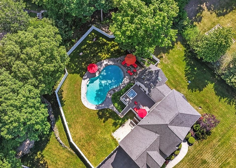 1st image of 71 Silver Fox Rd