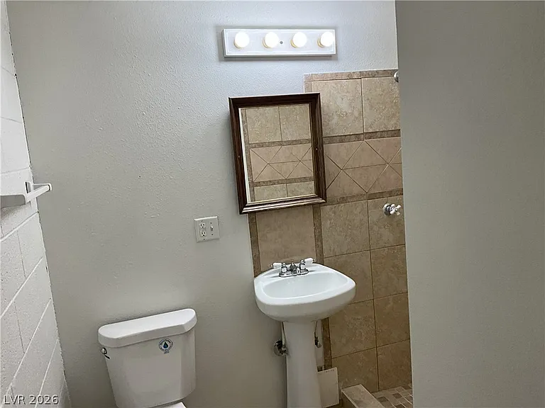 3720 Royal Crest St #14 — Photo 10
