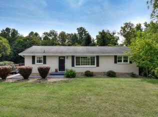 138 Fairridge Rd, Johnson City, TN 37604