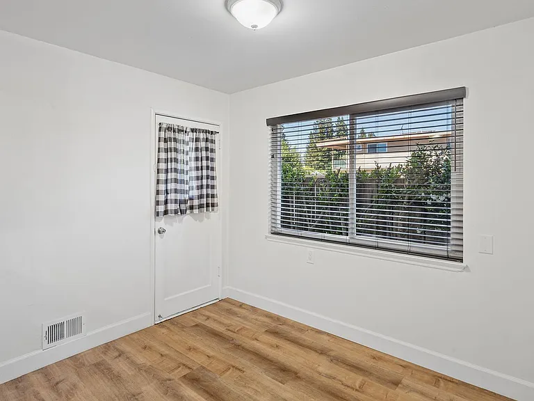 ALDEN 3538 — Photo 18