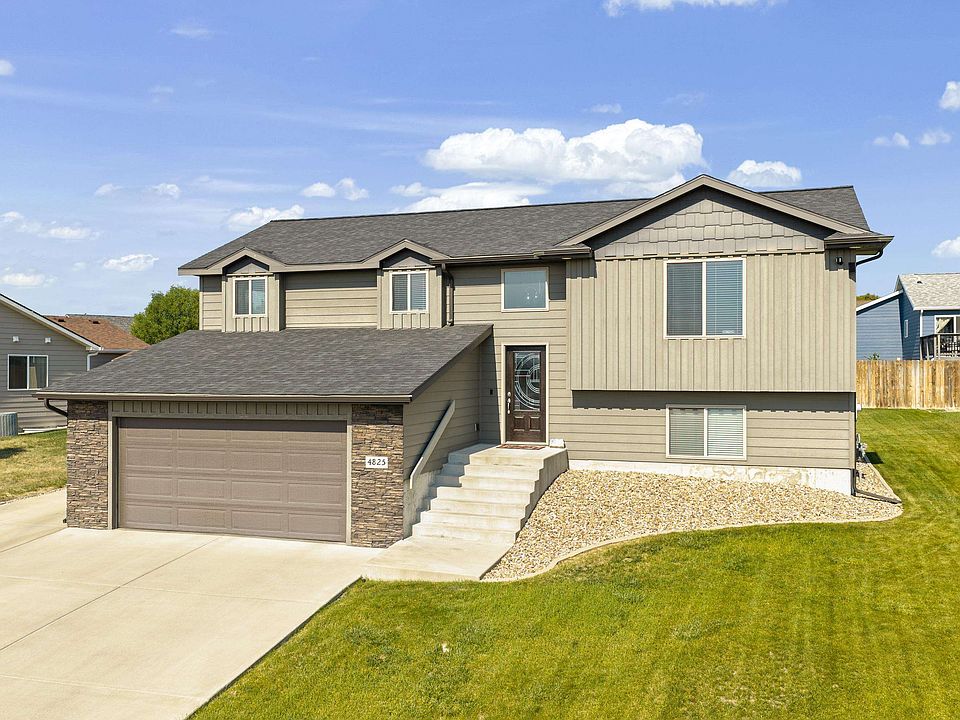 1st image of 4825 Parkview Dr