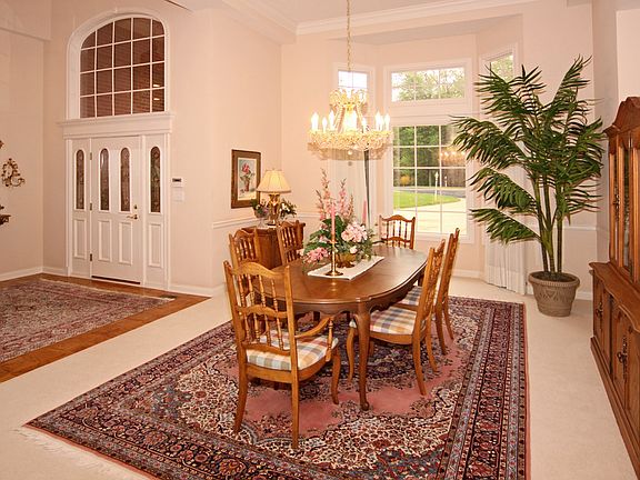 5th image of 4028 Knoll Wood Ln