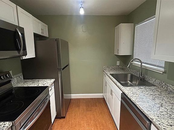 3rd image of 2360 SW Archer Rd APT 303