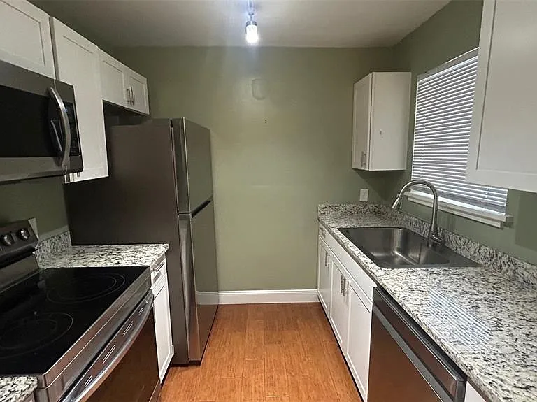 2360 SW Archer Rd #303 — Photo 3