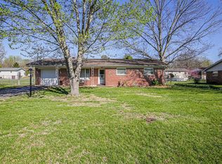 1513 Veterans Dr, De Soto, MO 63020